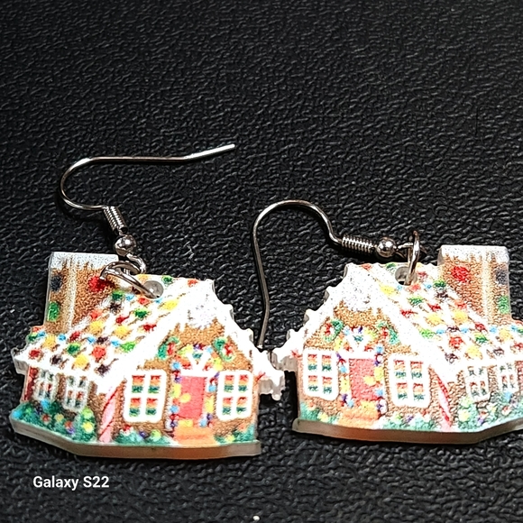 Gingerbread House Christmas Earrings Decorated House Holiday Earrings NWT - Picture 5 of 8